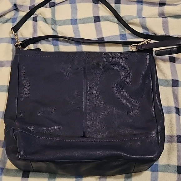 Coach hobo/ crossbody in Navy Blue pebbled leather - Picture 2 of 10